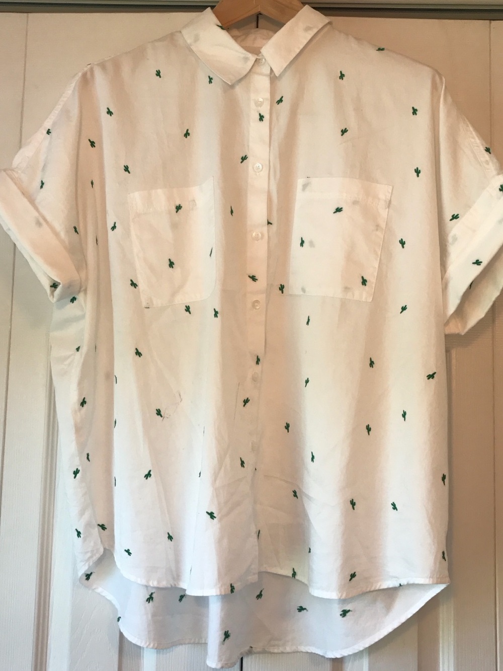 Madewell White Short-Sleeve Button-Down Shirt with Embroidered Green Cactus